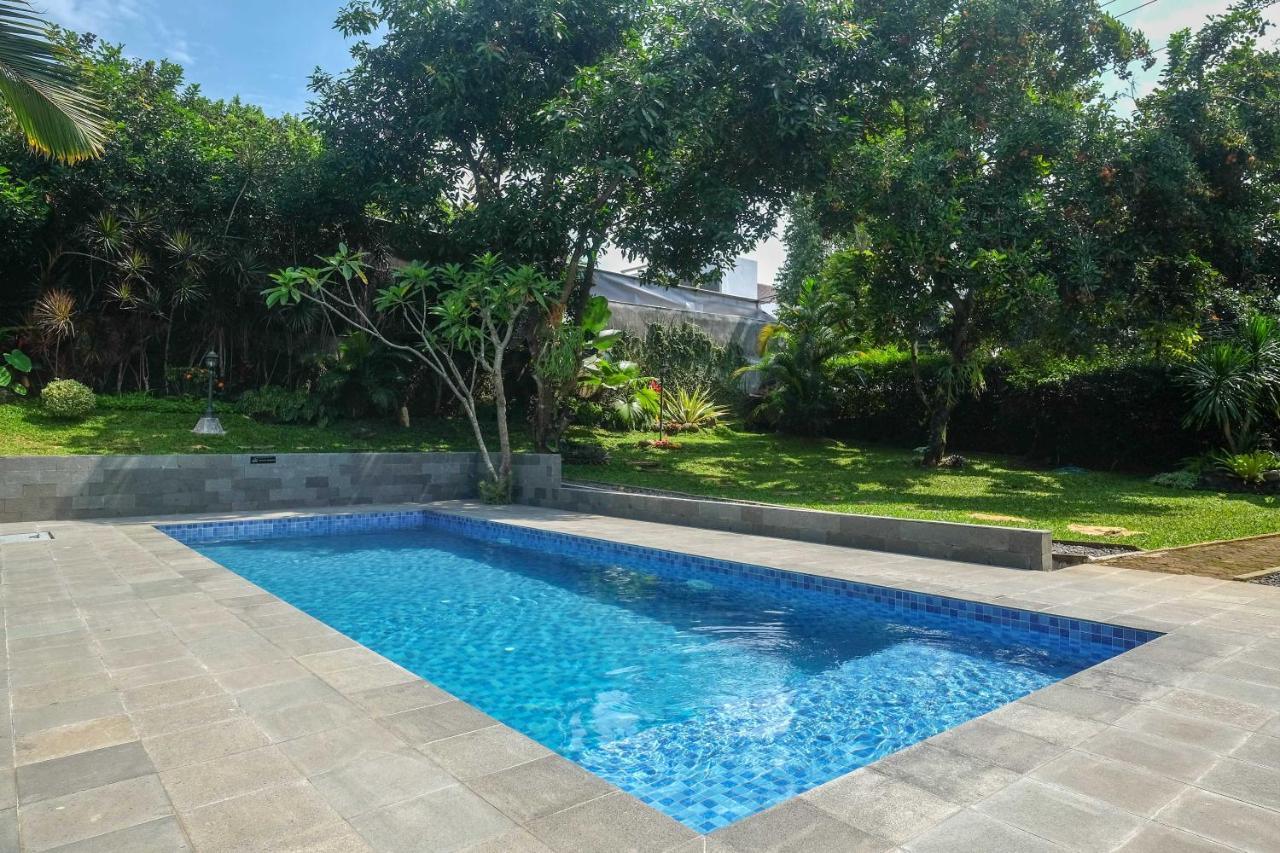 Sareh Villa By The Lavana Semarang Exterior foto