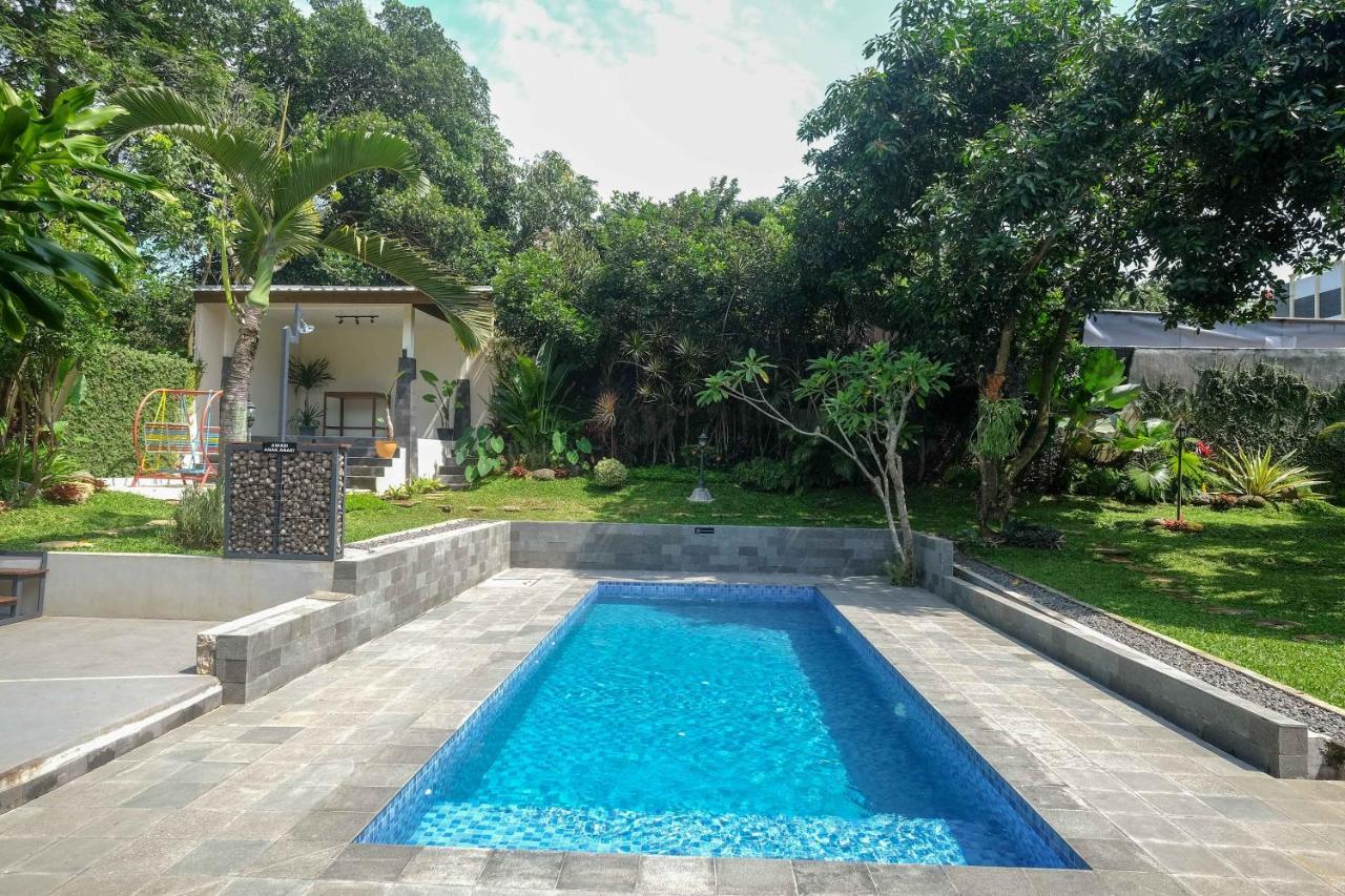 Sareh Villa By The Lavana Semarang Exterior foto