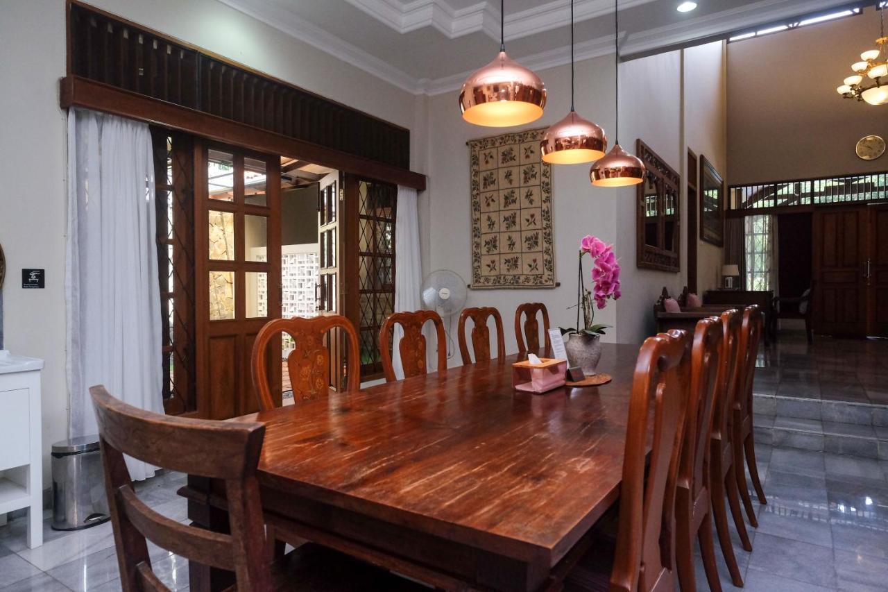 Sareh Villa By The Lavana Semarang Exterior foto