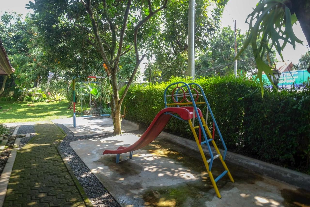 Sareh Villa By The Lavana Semarang Exterior foto