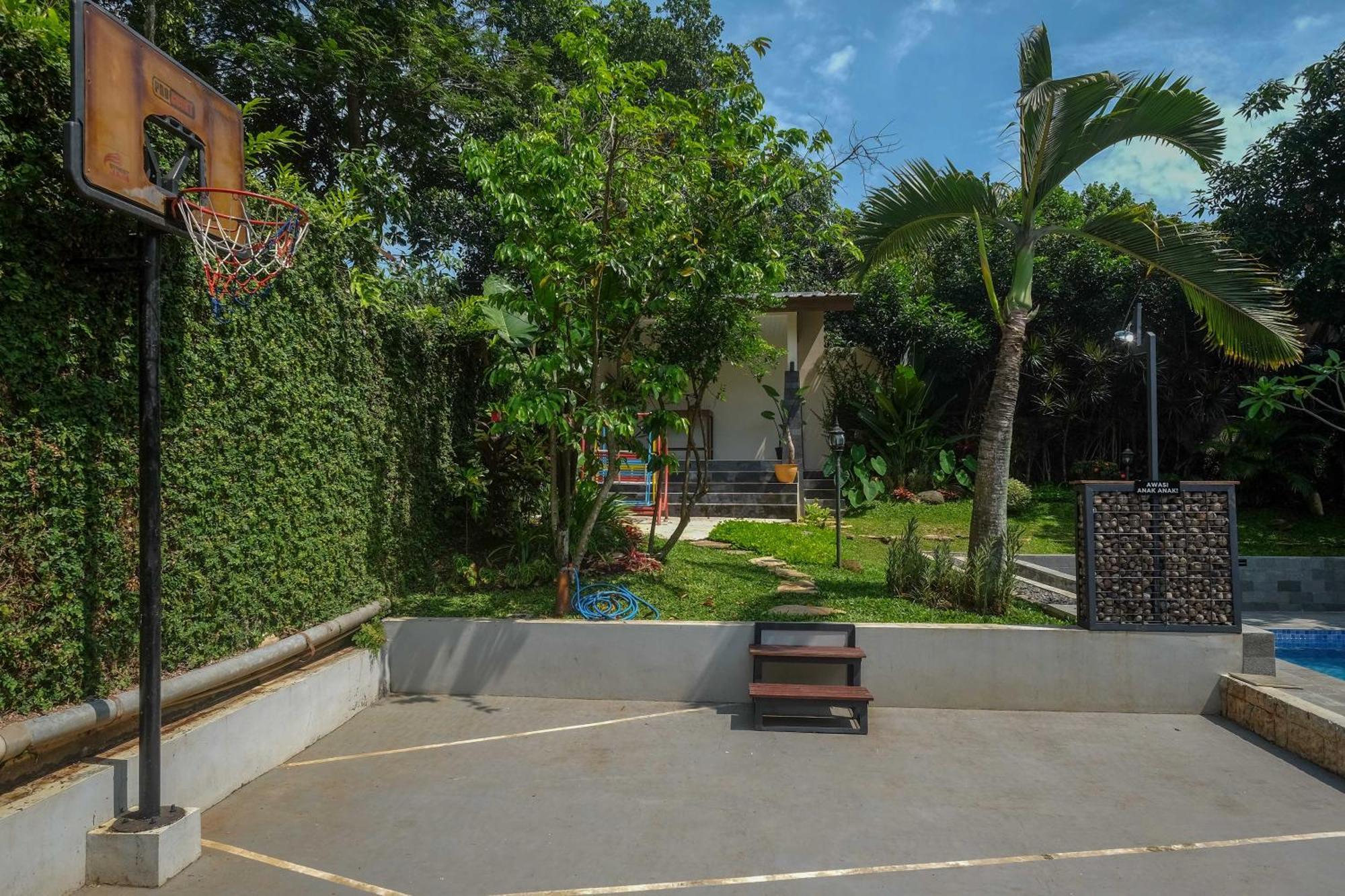 Sareh Villa By The Lavana Semarang Exterior foto